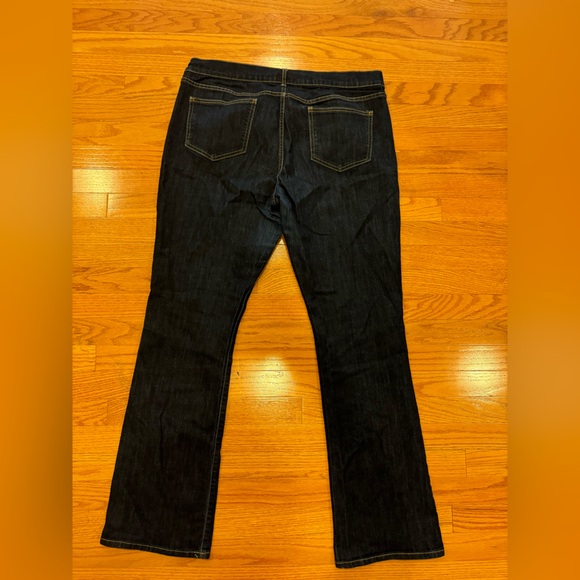 Women’s Old Navy blue Jeans; maybe worn once; great condition - size 16 - Picture 2 of 3